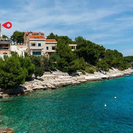 Appartement Cozy In With House Sea View Milna (Brac)