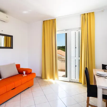 Appartement Cozy In With House Sea View Milna (Brac)